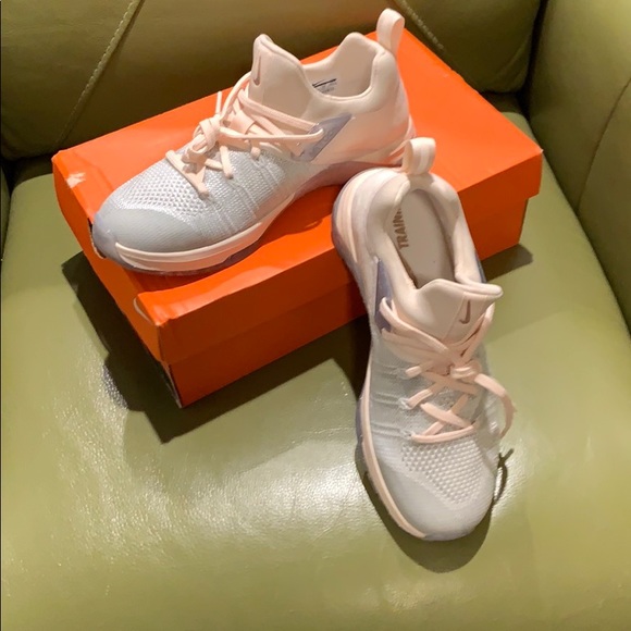 W NIKE METCON FLYKNIT 3 MTLC mate silver/guava ice - Picture 9 of 10